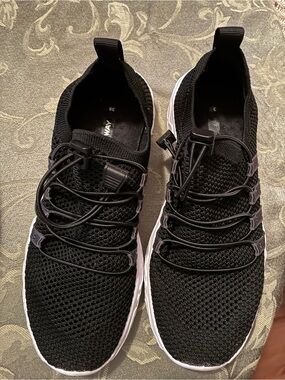 Seekway Black Knit Slip-On Water Shoes, Size 38 US 7.5